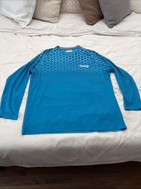 Hook& Tackle Men’s Long Sleeve Blue Hex Performance Tee